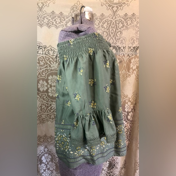 New with tags Maurice’s Sage green floral print elastic off shoulder blouse L - Picture 8 of 9